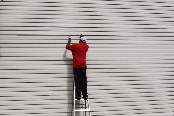 Loose Siding Repair in Marysville